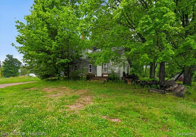 Homes for sale in Pleasant Lake, MI | 4658 E Territorial Rd, Pleasant Lake, MI 49272 | MLS# 60996076