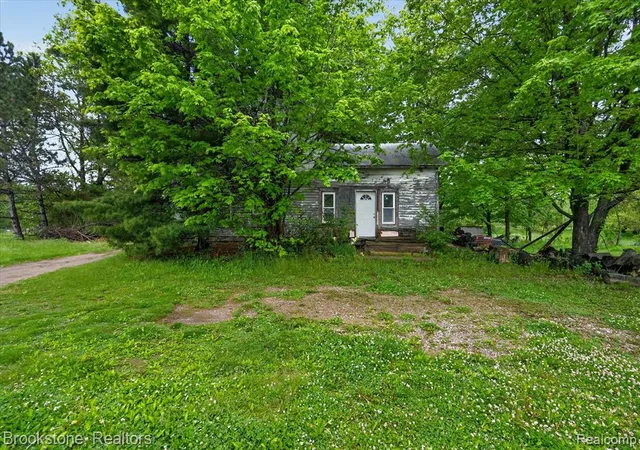 Homes for sale in Pleasant Lake, MI | 4658 E Territorial Rd, Pleasant Lake, MI 49272 | MLS# 60996076