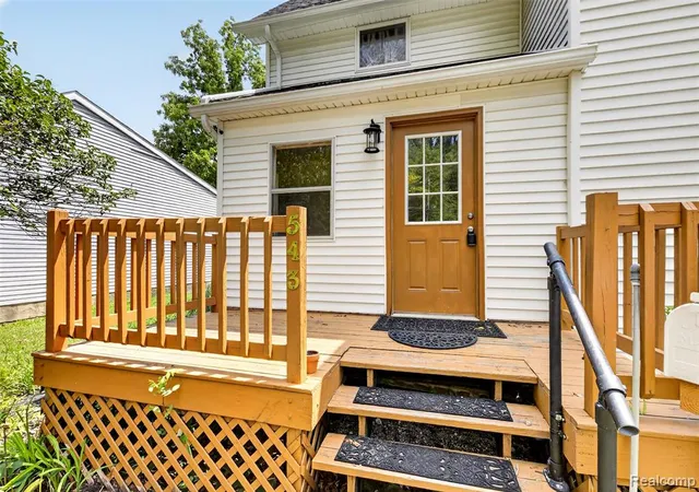 2nd image of 543 W Middle St, Chelsea, MI 48118 | MLS# 61014785
