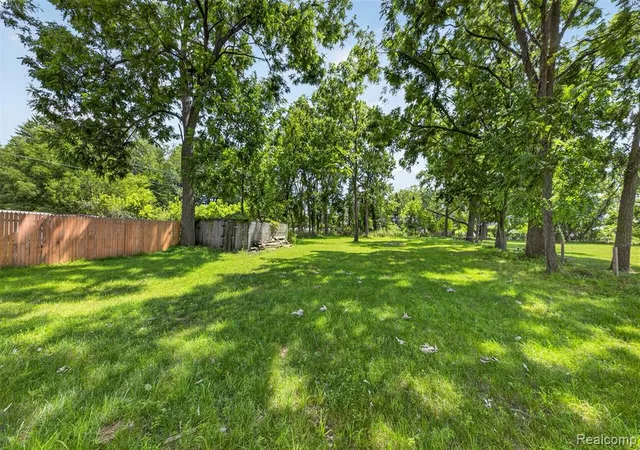 34th image of 543 W Middle St, Chelsea, MI 48118 | MLS# 61014785