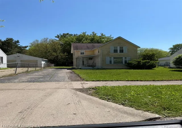 Homes for sale in Saginaw, MI | 1823 Stanley St, Saginaw, MI 48602 1065 | MLS# 61001403