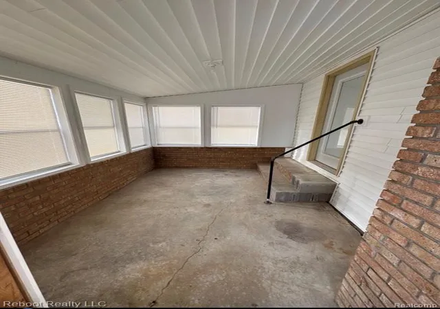 Homes for sale in Saginaw, MI | 1823 Stanley St, Saginaw, MI 48602 1065 | MLS# 61001403