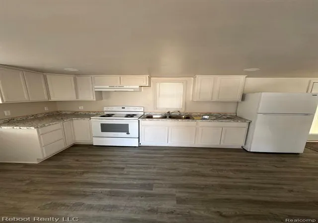 Homes for sale in Saginaw, MI | 1823 Stanley St, Saginaw, MI 48602 1065 | MLS# 61001403