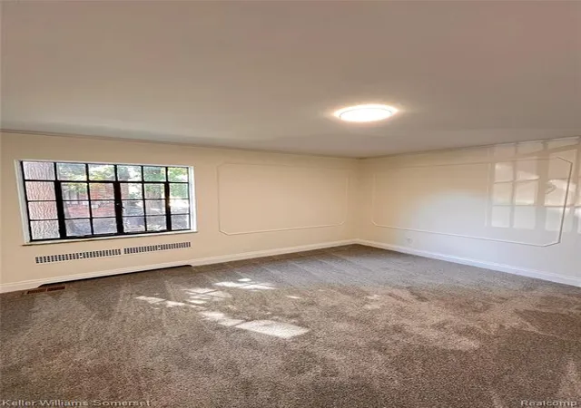 4th image of 12604 E Outer Dr, Detroit, MI 48224 | MLS# 60989593