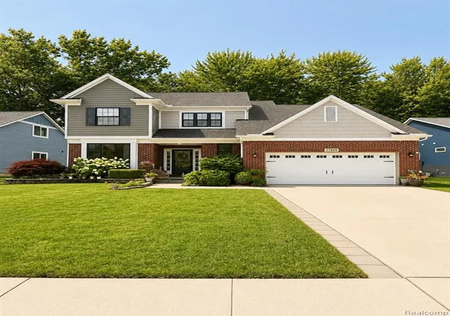 Photo 2 of Single family home for sale at 27688 Coleridge St, Harrison Township, MI 48045 | MLS# 61020055 | Listing updated on 2026-08-30