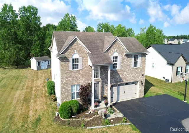 1st image of 8077 Bradbury Ln, Grand Blanc, MI 48439 | MLS# 61019635