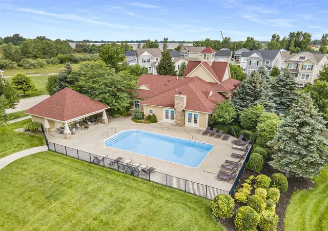 3rd image of 2104 Sherwood Ave, Holland, MI 49423 | MLS# 70482247