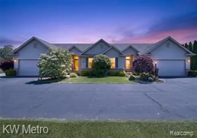Homes for sale in Blissfield, MI | 717 Koreys Cir, Blissfield, MI 49228 | MLS# 60997357