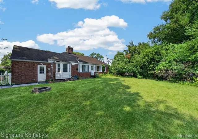Photo 28 of Sale Pending at 27786 California Dr, Lathrup Village, MI 48076 | MLS# 61020564 | Listing updated on 2026-08-17