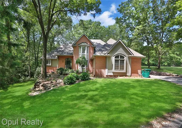 1st image of 7725 Partridge Hill Dr, Brighton, MI 48116 | MLS# 61008932