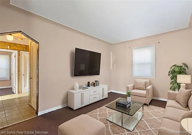 4th image of 2962 Ewald Cir, Detroit, MI 48238 | MLS# 60945407