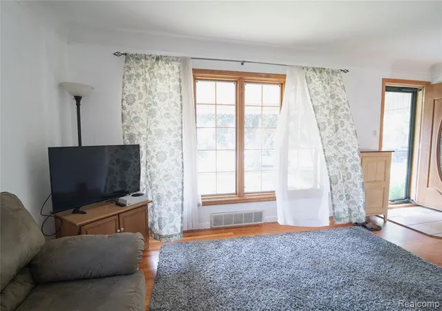 Homes for sale in Trenton, MI | 3125 Anna Ave, Trenton, MI 48183 | MLS# 60404310