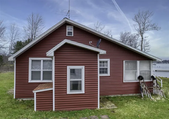 Homes for sale in Dowagiac, MI | 50479 Delling Dr, Dowagiac, MI 49047 | MLS# 70531133