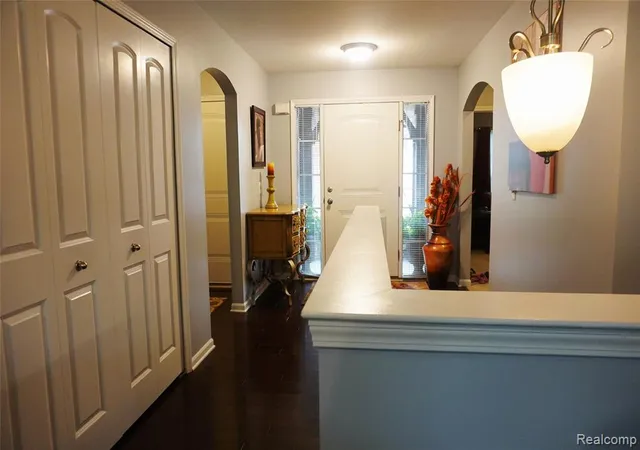 Listing Photo 3 - Condo for sale in building located at 30245 Bradmore Rd, Warren, MI 48092