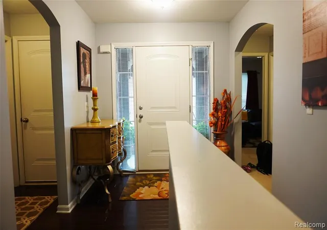 Listing Photo 4 - Condo for sale in building located at 30245 Bradmore Rd, Warren, MI 48092