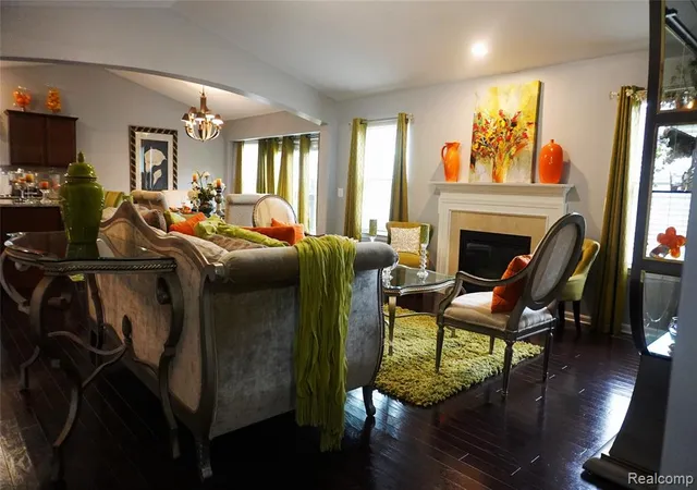 Listing Photo 5 - Condo for sale in building located at 30245 Bradmore Rd, Warren, MI 48092