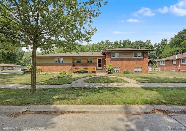 Photo 1 of Sale Pending at 27110 Clairview Dr, Dearborn Heights, MI 48127 | MLS# 61018856 | Listing updated on 2026-09-06