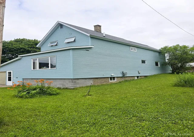 Photo 2 of Single family home for sale at 56702 Hecla St, Calumet, MI 49913 | MLS# 50215853 | Listing updated on 2026-09-08