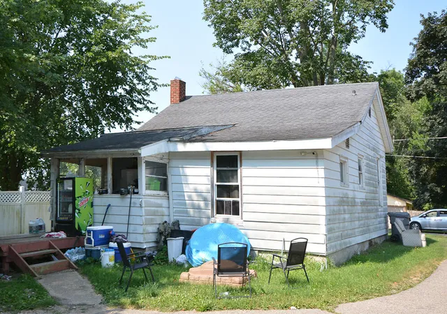 17th image of 210 N Brown St, Paw Paw, MI 49079 | MLS# 70548420
