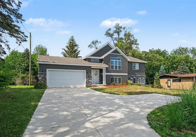 Photo 4 of Single family home for sale at 3103 52nd Street, Grand Rapids, MI 49512 | MLS# 70544542 | Listing updated on 2026-09-13