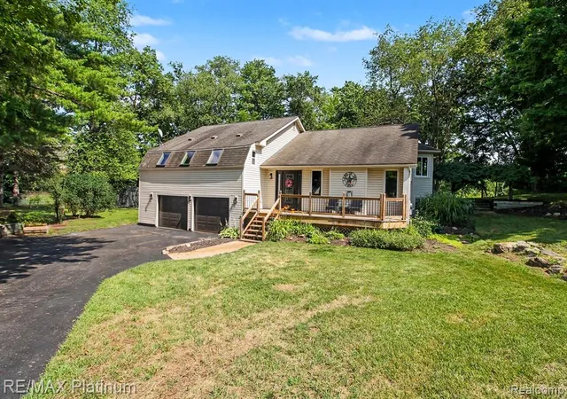 Homes for sale in Brighton, MI | 6317 Kevin Dr, Brighton, MI 48116 | MLS# 61009283