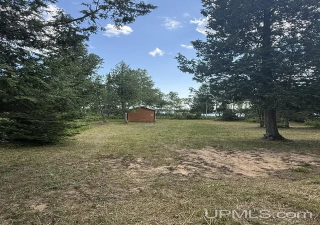5th image of 135' Lakefront N Gulliver Lake Rd, Gulliver, MI 49840 | MLS# 50219249