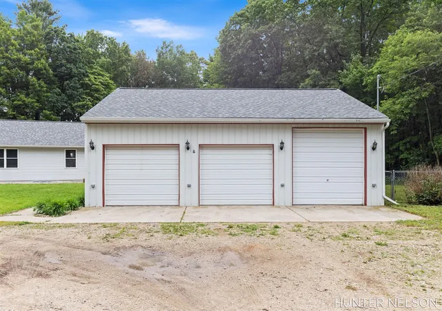 Homes for sale in Grant, MI | 1081 E 98Th St, Grant, MI 49327 | MLS# 70538415