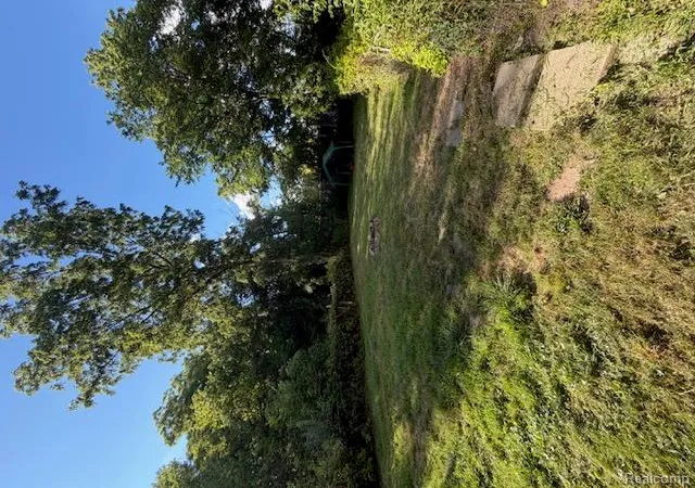 21st image of 449 Midway Ave, Pontiac, MI 48341 3332 | MLS# 61023341