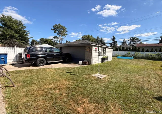 Photo 3 of Sale Pending at 33303 Lynx St, Westland, MI 48185 9445 | MLS# 61014382 | Listing updated on 2026-09-10