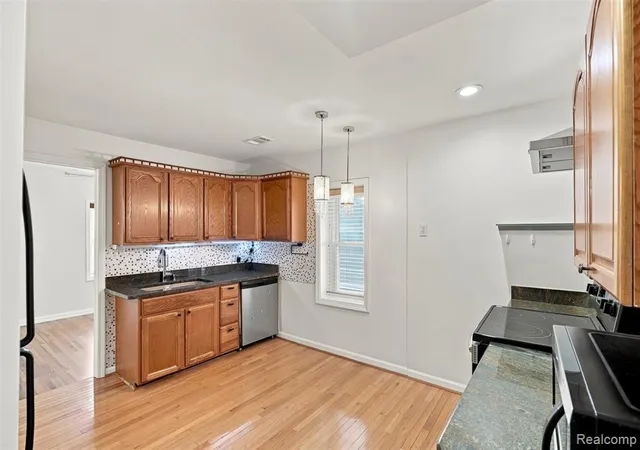 Photo 4 of Single family home for sale at 8251 Mcclellan St, Utica, MI 48317 5651 | MLS# 61024498 | Listing updated on 2026-09-13