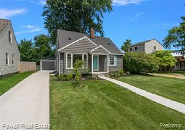 Homes for sale in Royal Oak, MI | 3132 Parker Dr, Royal Oak, MI 48073 | MLS# 61010022