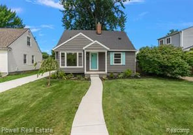Homes for sale in Royal Oak, MI | 3132 Parker Dr, Royal Oak, MI 48073 | MLS# 61010022