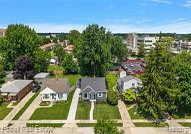 Homes for sale in Royal Oak, MI | 3132 Parker Dr, Royal Oak, MI 48073 | MLS# 61010022