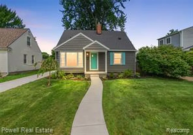 Homes for sale in Royal Oak, MI | 3132 Parker Dr, Royal Oak, MI 48073 | MLS# 61010022