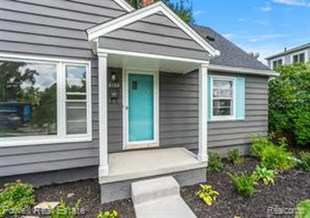 Homes for sale in Royal Oak, MI | 3132 Parker Dr, Royal Oak, MI 48073 | MLS# 61010022