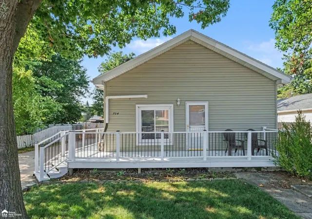 Photo 3 of Single family home for sale at 704 E North St, Owosso, MI 48867 | MLS# 50219497 | Listing updated on 2026-09-02