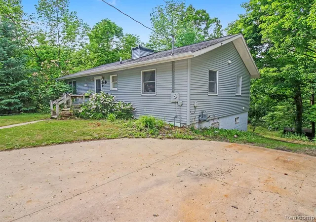3rd image of 3621 Atkins Rd, Petoskey, MI 49770 | MLS# 61002081