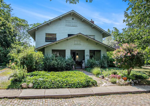 1st image of 375 Ridgeway St, Saint Joseph, MI 49085 | MLS# 70484352