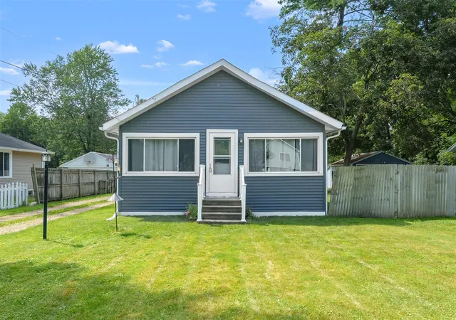 Photo 2 of Sale Pending at 5183 N 20th St, Kalamazoo, MI 49004 | MLS# 70554114 | Listing updated on 2026-09-15