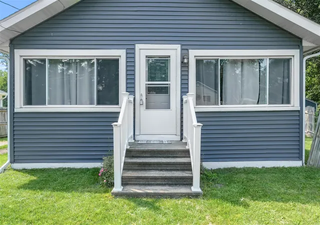 Photo 3 of Sale Pending at 5183 N 20th St, Kalamazoo, MI 49004 | MLS# 70554114 | Listing updated on 2026-09-15
