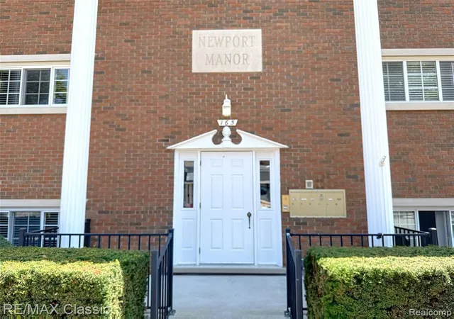 Condominium at 165 S Water St #203, Marine City, MI 48039 | MLS# 60926514 | | Sold on 2025-08-28