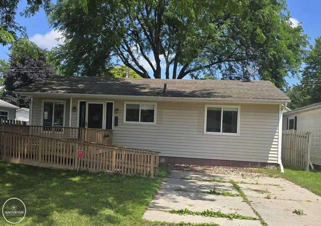 Homes for sale in Algonac, MI | 952 Liberty St, Algonac, MI 48001 | MLS# 50214508