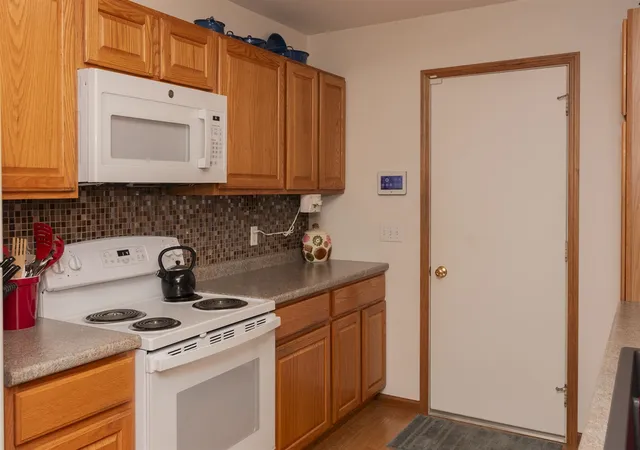 3rd image of 27348 Manstrom Dr, Lawton, MI 49065 | MLS# 70526314