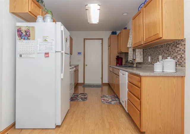 5th image of 27348 Manstrom Dr, Lawton, MI 49065 | MLS# 70526314