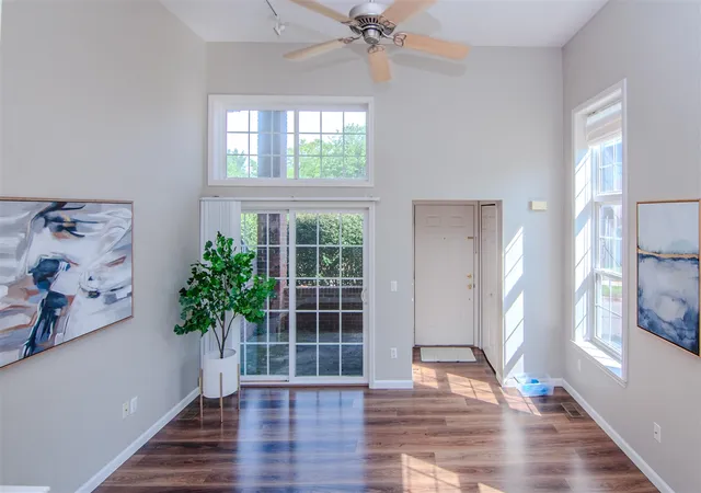 Listing Photo 4 - Condo for sale in building located at 3016 Barclay Wy, Ann Arbor, MI 48105-9464