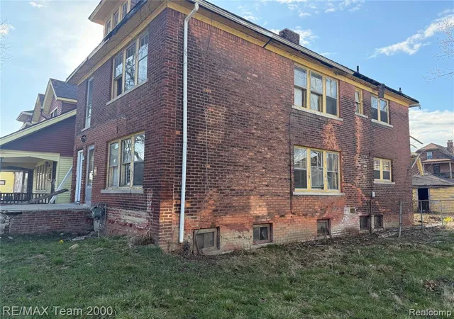 2nd image of 4300 Larchmont St, Detroit, MI 48204 | MLS# 60981557