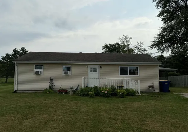 Photo 2 of Sale Pending at 302 N Kingsley St, Corunna, MI 48817 | MLS# 50217755 | Listing updated on 2026-08-31