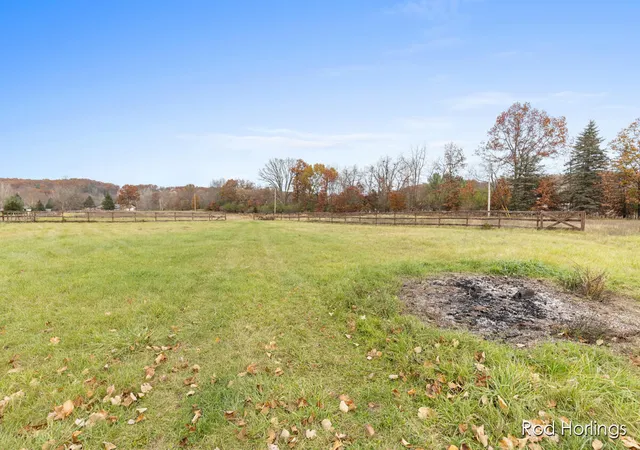 Photo 4 of Sale Pending at 4590 3 Mile Rd, Grand Rapids, MI 49525 | MLS# 70381882 | Listing updated on 2025-09-26