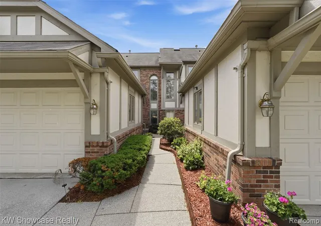 Homes for sale in Canton, MI | 42289 Saratoga Cir #8, Canton, MI 48187 | MLS# 61007168