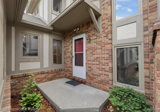 Homes for sale in Canton, MI | 42289 Saratoga Cir #8, Canton, MI 48187 | MLS# 61007168